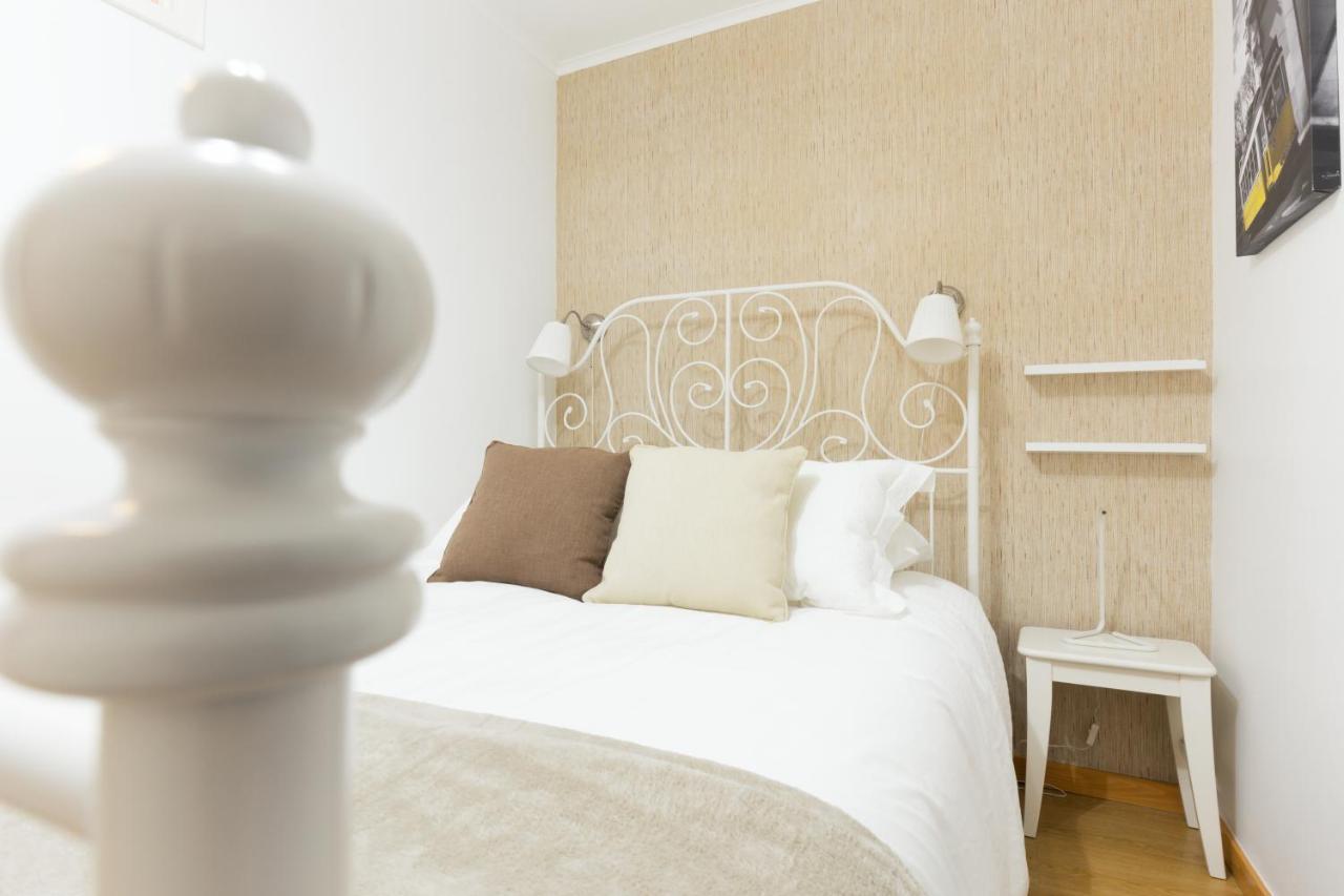 Alfama Apartments & Studios Lisbona Esterno foto